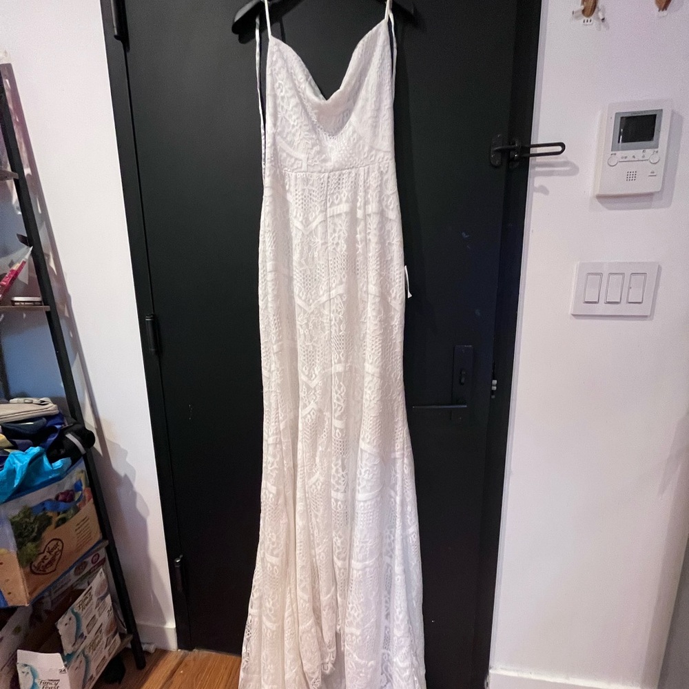 NWT lulu’s lace maxi dress